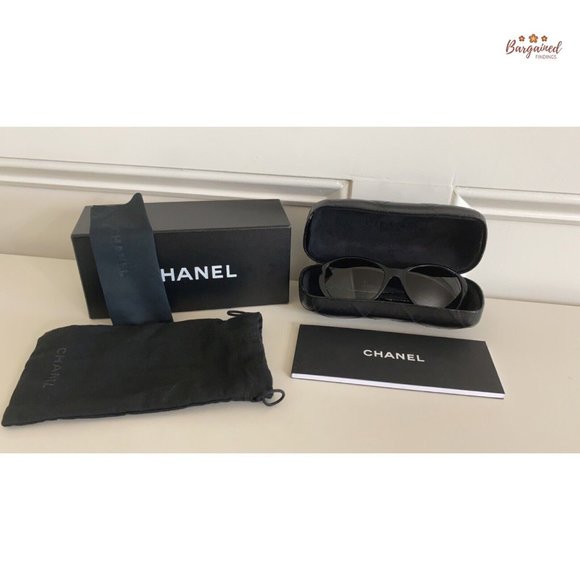 Authentic CHANEL Black Acetate Frame w/ White & Black Tweed CC Sunglasses - 5241 main image 9